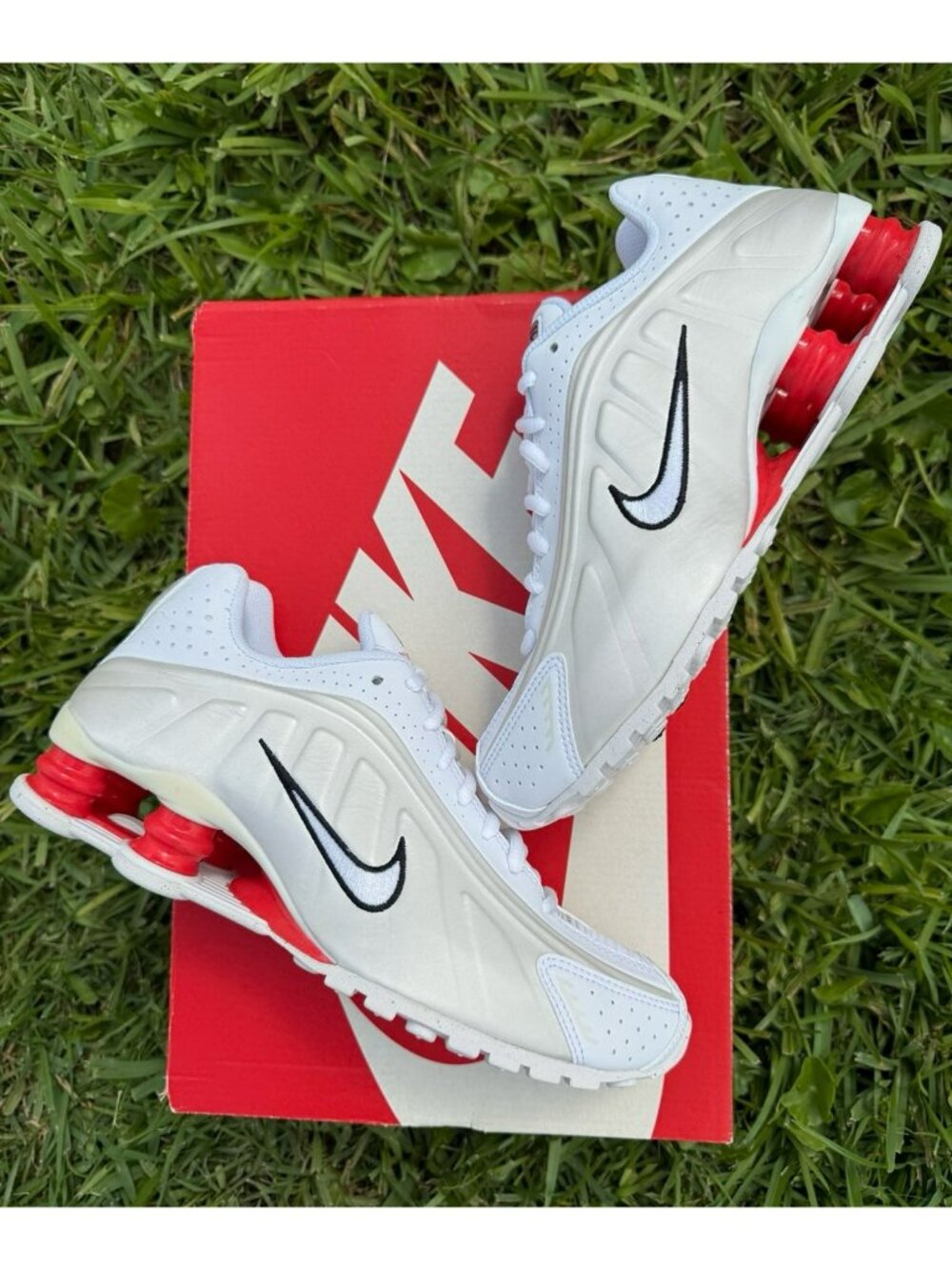 6Y | 7.5 WOMEN'S NIKE SHOX R4 WHITE / ORANGE CW2626-102 SNEAKERS / SPORTSWEAR